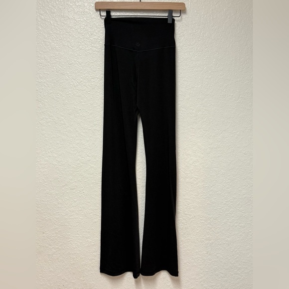 AERIE Black Hi-Rise Flare Leggings Size Medium Long - Picture 8 of 13